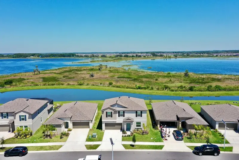 31707 Sun Kettle Loop, FL