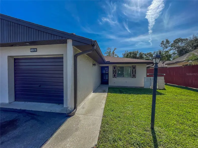 63 Douglas St #11, FL