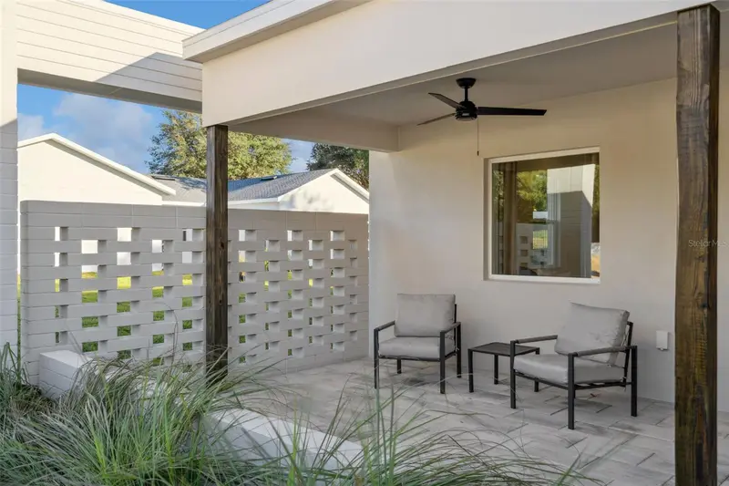 450 Skyfield Ct, FL
