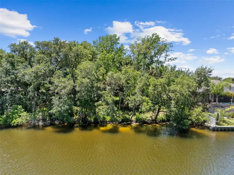 111 Cimmaron Dr, FL