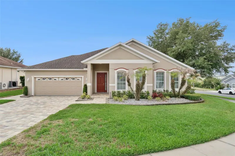 2942 Southern Pines Loop, FL
