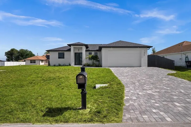 1805 Nw 12th St, FL