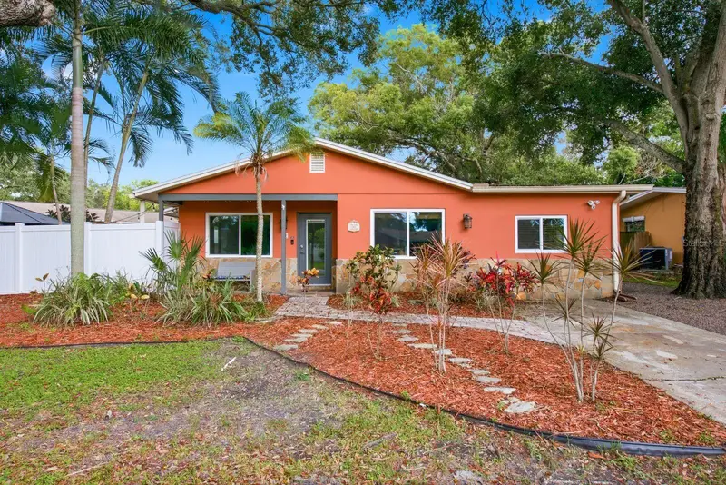 961 Lexington Dr, FL