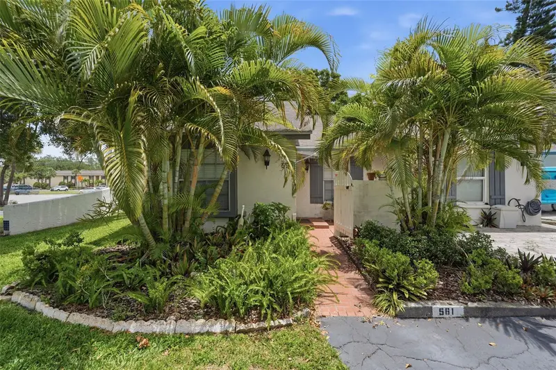 561 Laguna Vista Ct, FL