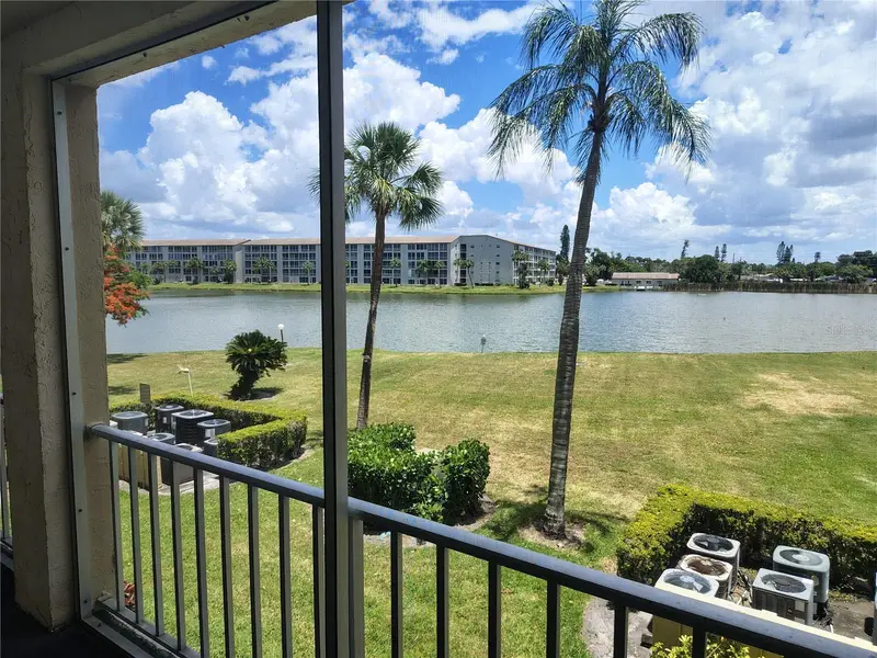 3737 Lake Bayshore Dr #213, FL