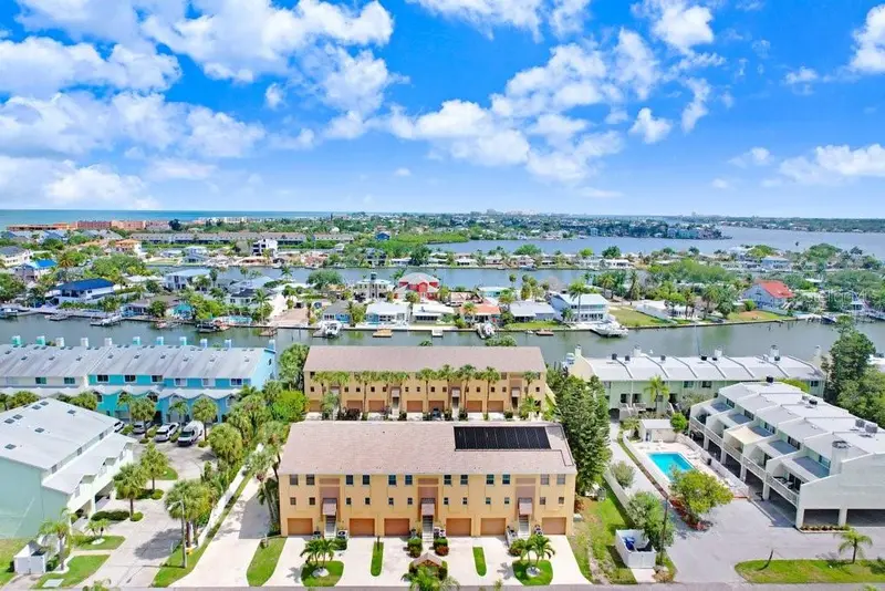 314 Windrush Blvd #12, FL