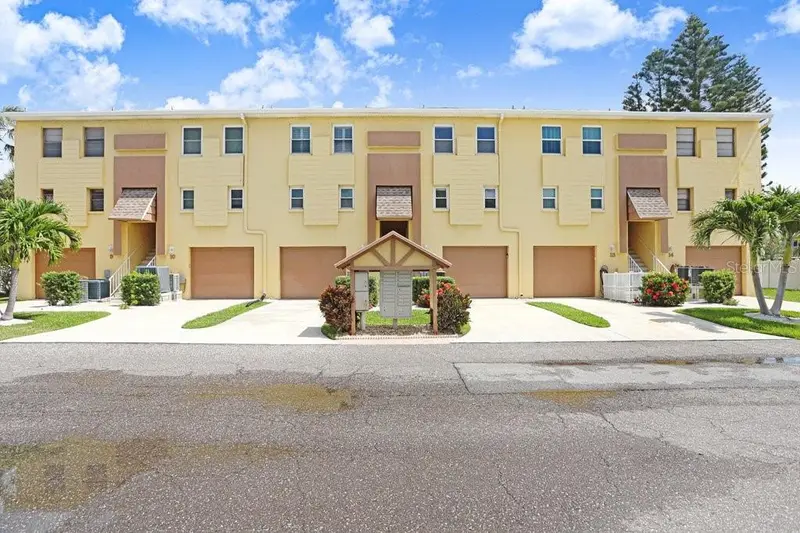 314 Windrush Blvd #12, FL