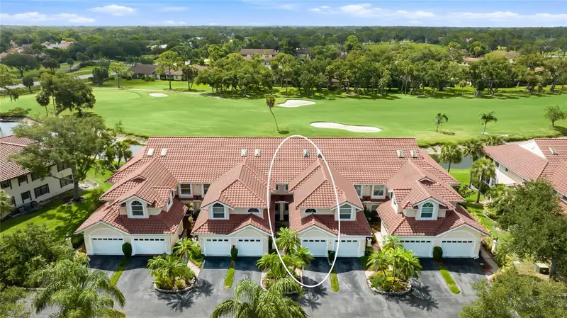 5590 Golf Pointe Dr #5590, FL