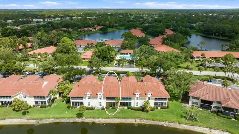 5590 Golf Pointe Dr #5590, FL