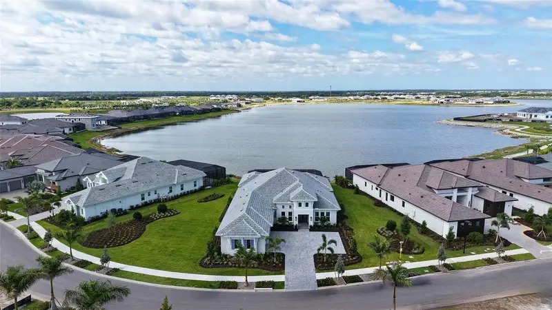 1046 Blue Shell Loop, FL