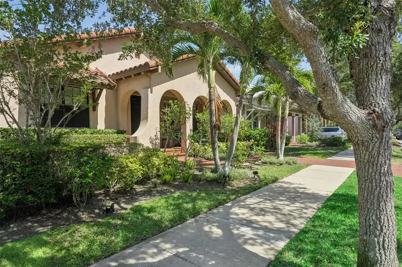 6149 Yeats Manor Dr, FL