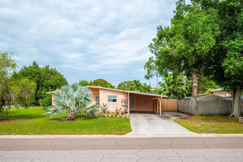 494 34th Ave N, FL