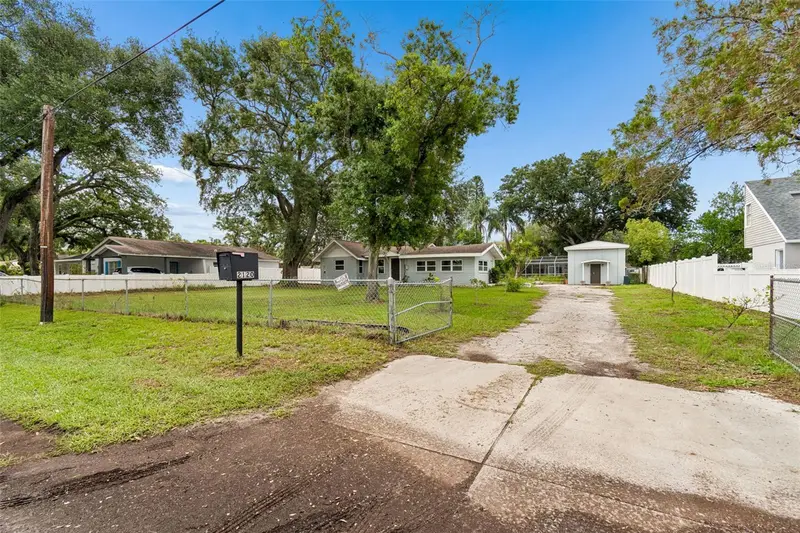 2120 W Clifton St, FL