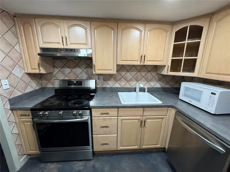 400 E Colonial Dr #108, FL