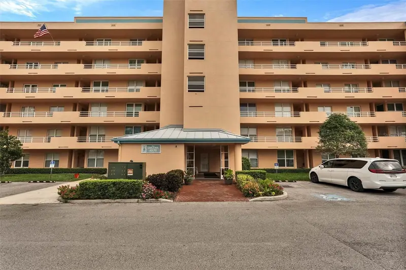 4570 Pinebrook Circle Cir #404, FL