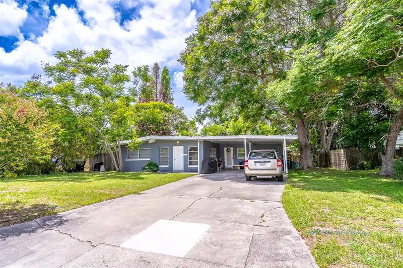 743 Alfred Dr, FL
