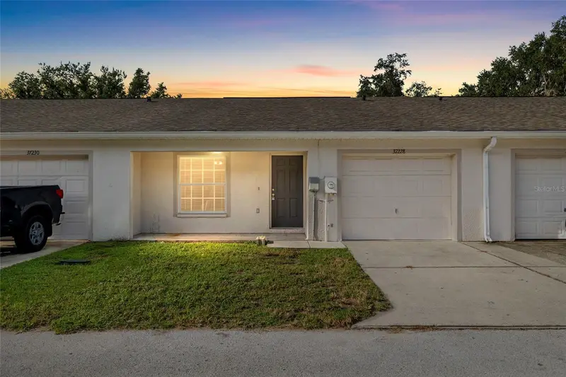 37228 Grassy Hill Ln, FL