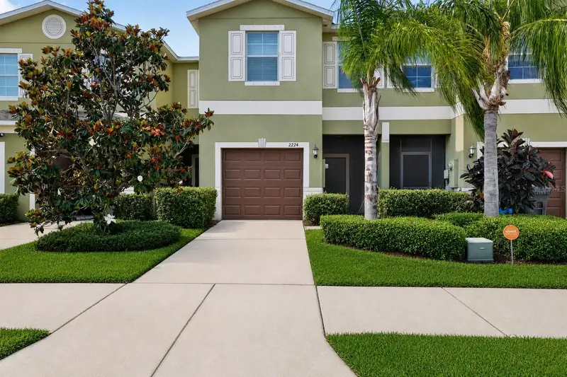 2224 Golden Falcon Dr, FL