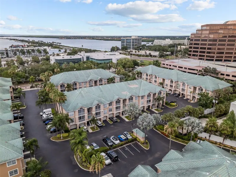 3302 Bay Club Cir #3202, FL