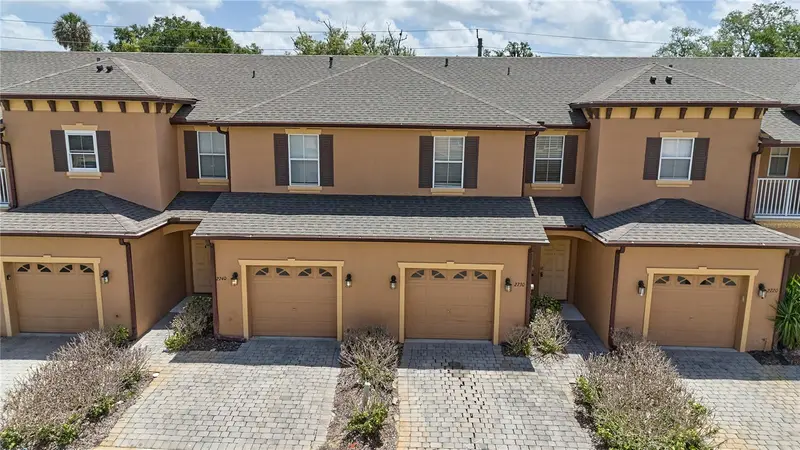 2730 Retreat View Cir, FL