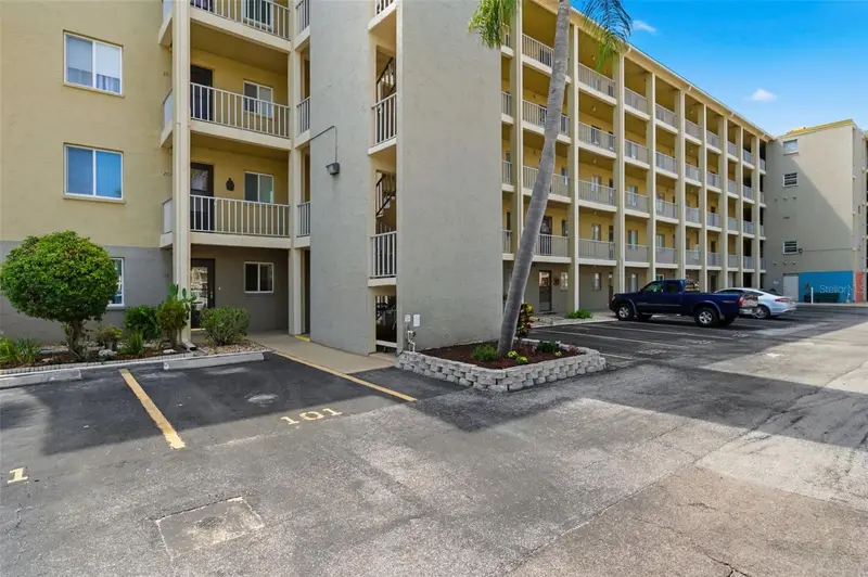 3500 Lake Bayshore Dr #K 101, FL