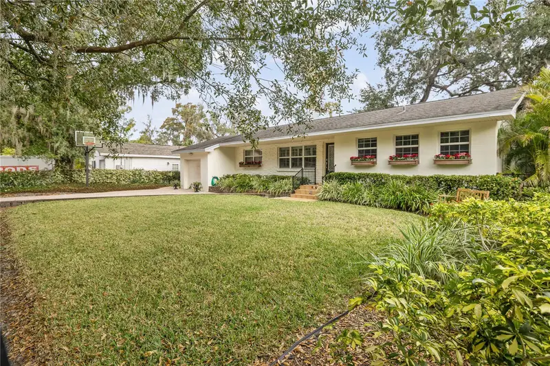 1418 E Park Cir, FL