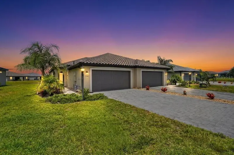 5316 Crystal Harbor Cv, FL