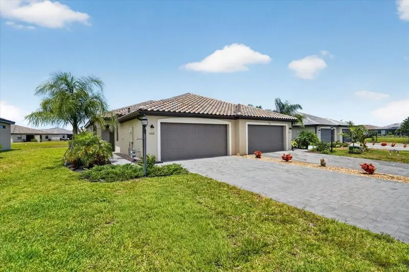 5316 Crystal Harbor Cv, FL
