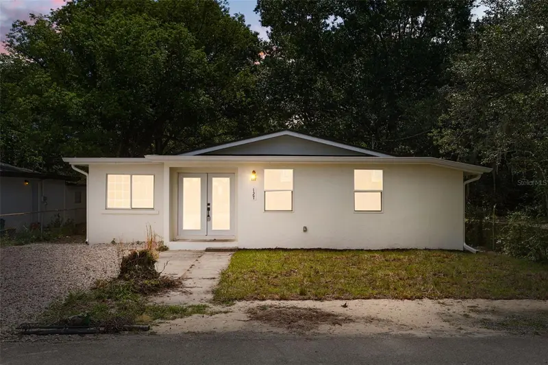 127 Leon St, FL