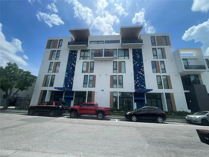 1558 4th St #208, FL