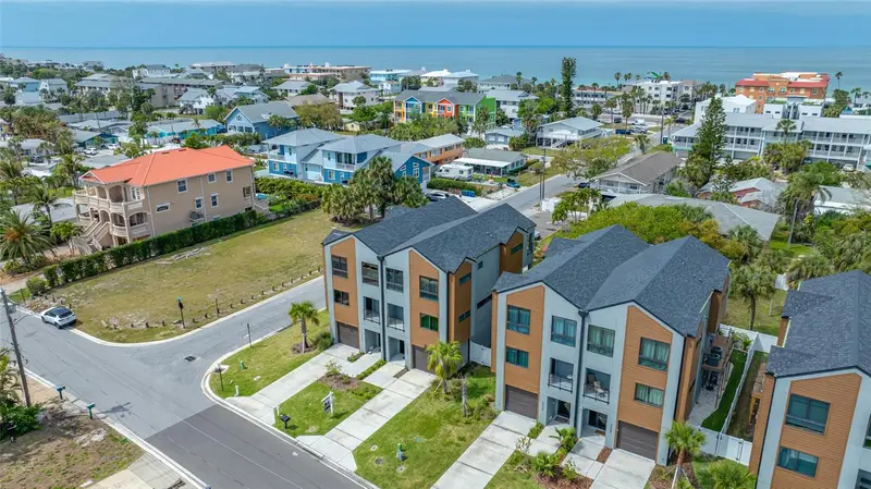 2200 Bay Blvd #A, FL