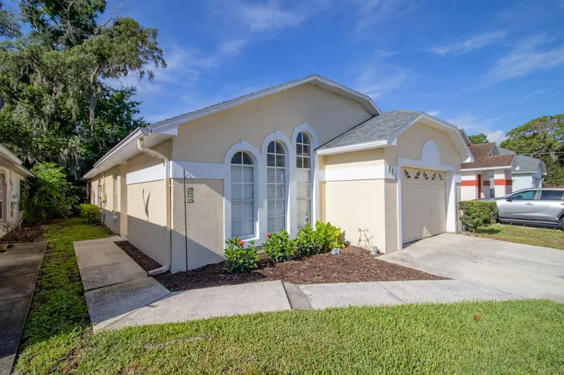 105 Holloway Ct, FL