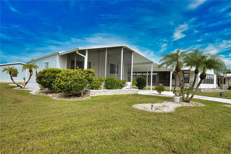 632 La Jolla Cir, FL
