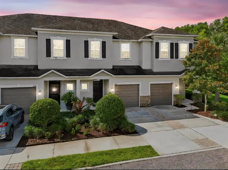 606 Cabernet Way, FL