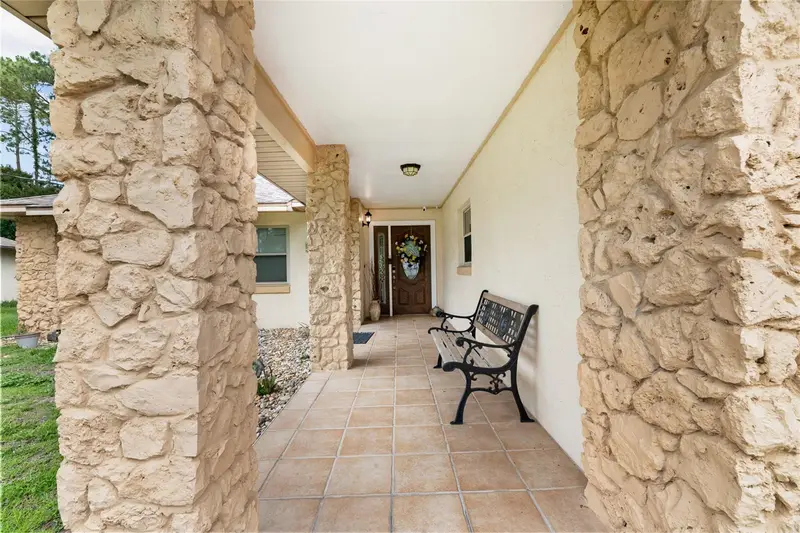 5 Wayland Pl, FL