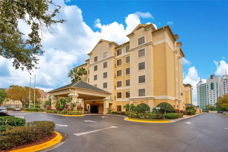 7601 Canada Ave #433/435, FL