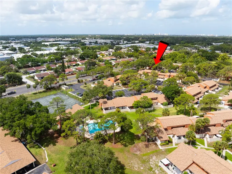 2060 Sunset Point Rd #52, FL