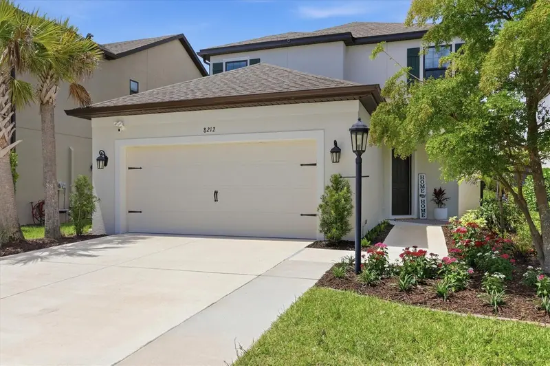 8212 Shooting Star Rd, FL