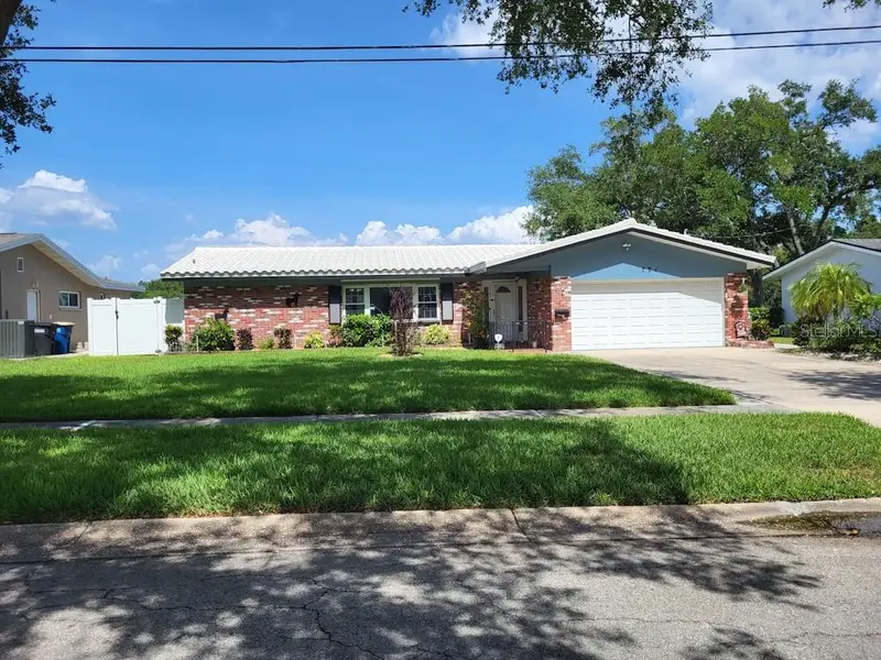 731 Oberlin Dr, FL