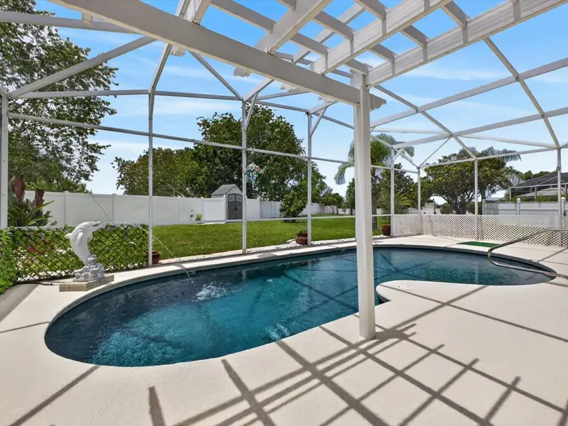2596 Sand Hill Point Cir, FL