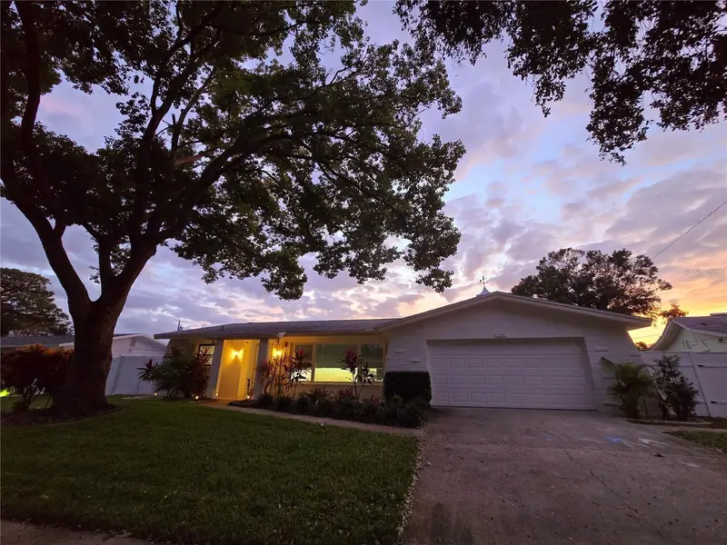 1028 Chinaberry Rd, FL