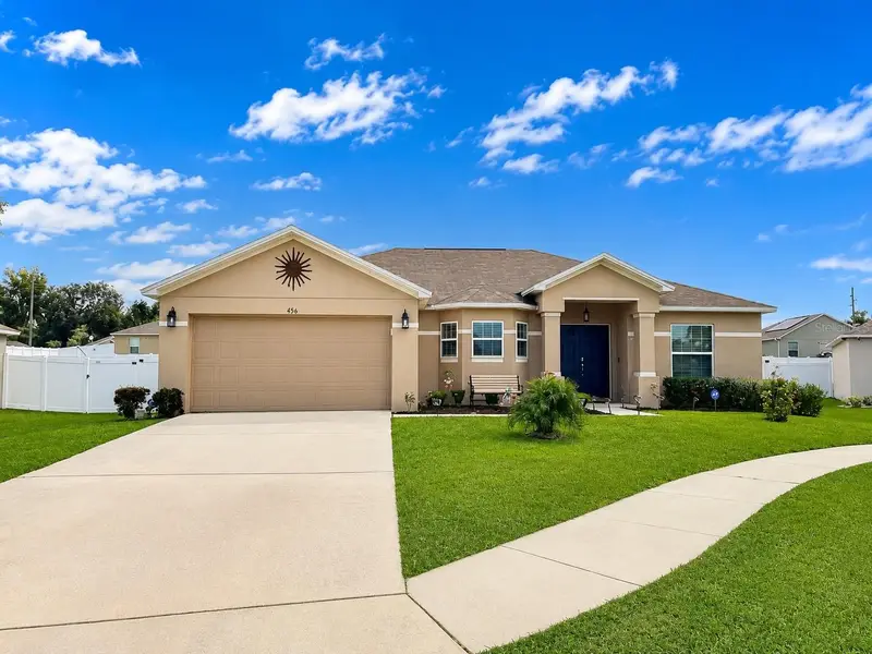 650 Hidden Lakes Ct, FL