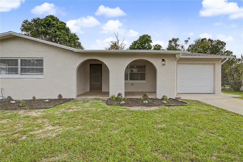 3 Kansas St, FL