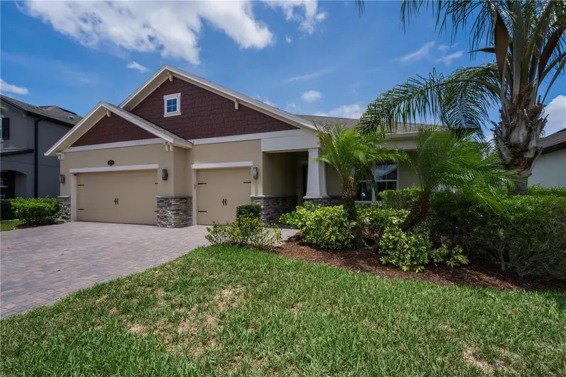 18233 Roseate Dr, FL