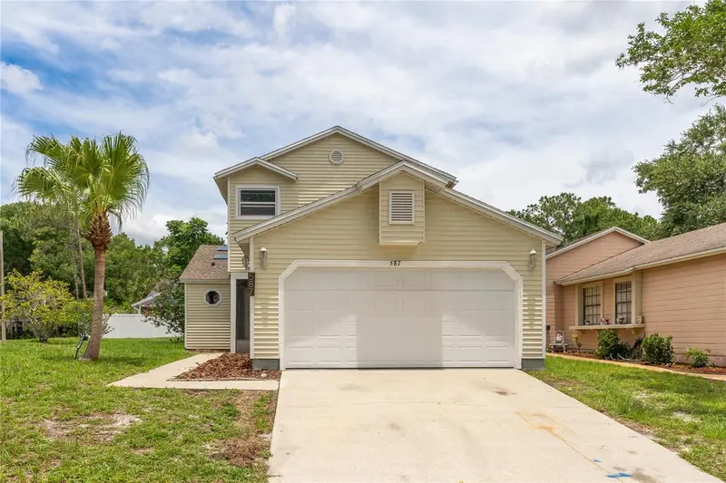 587 Portland Cir, FL