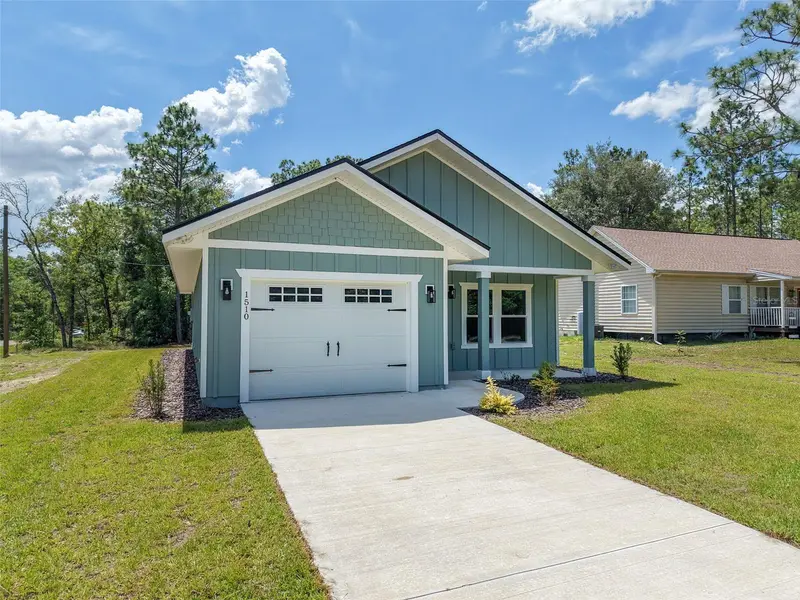 1510 Ne 156th Ter, FL