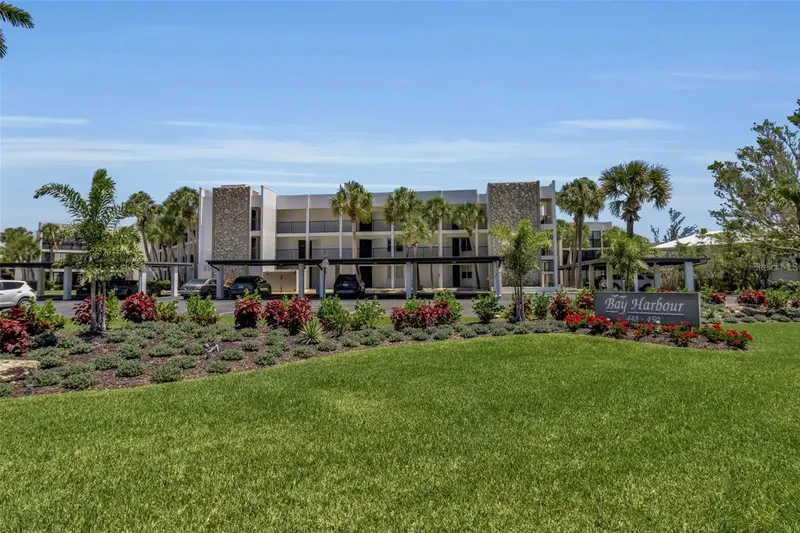 450 Gulf Of Mexico Dr #303, FL