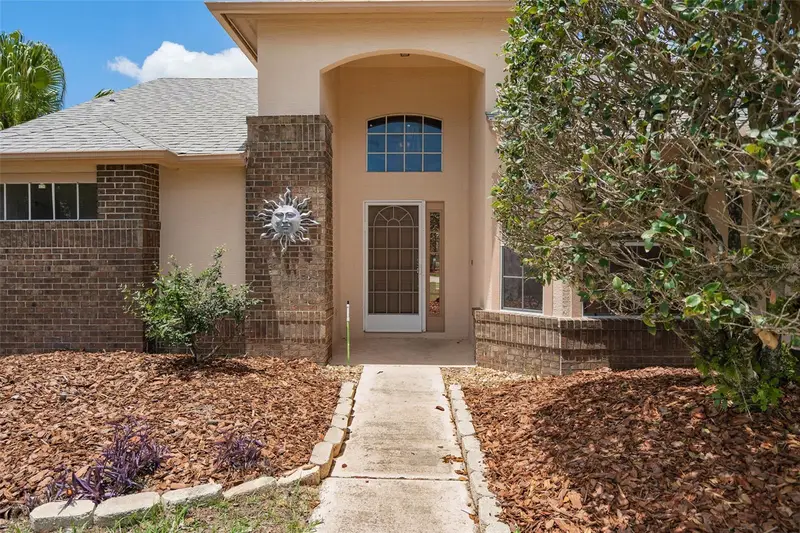 137 Madrona Dr, FL