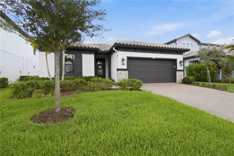 16247 Hidden Oak Loop, FL