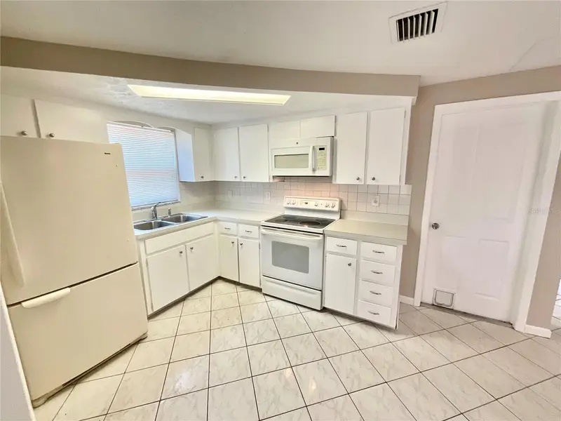 3054 Primrose Dr, FL